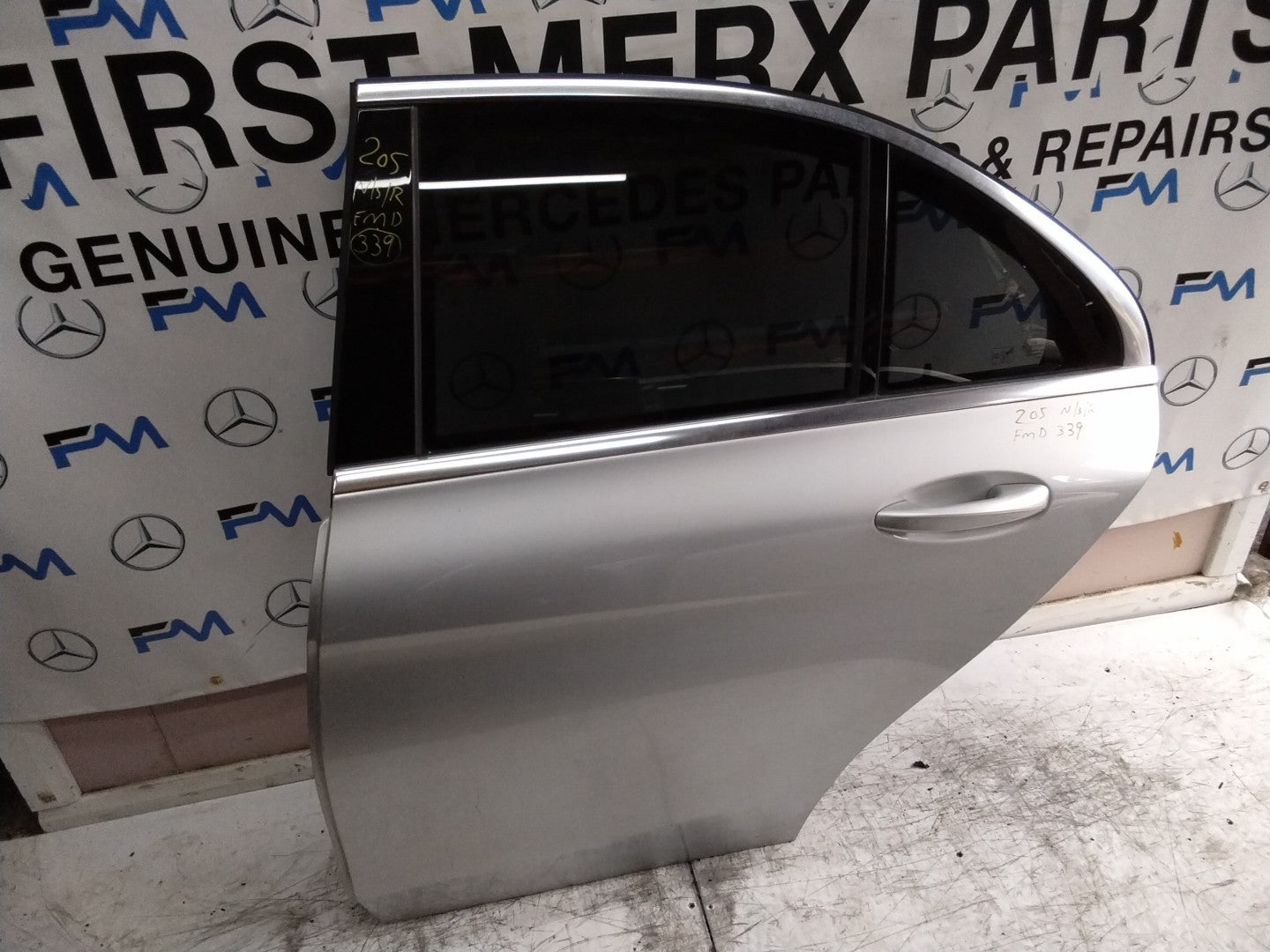 MERCEDES C-CLASS W205 SLN PASSENGER REAR DOOR NSR SILVER 2014 ON COMPLETE FMD339