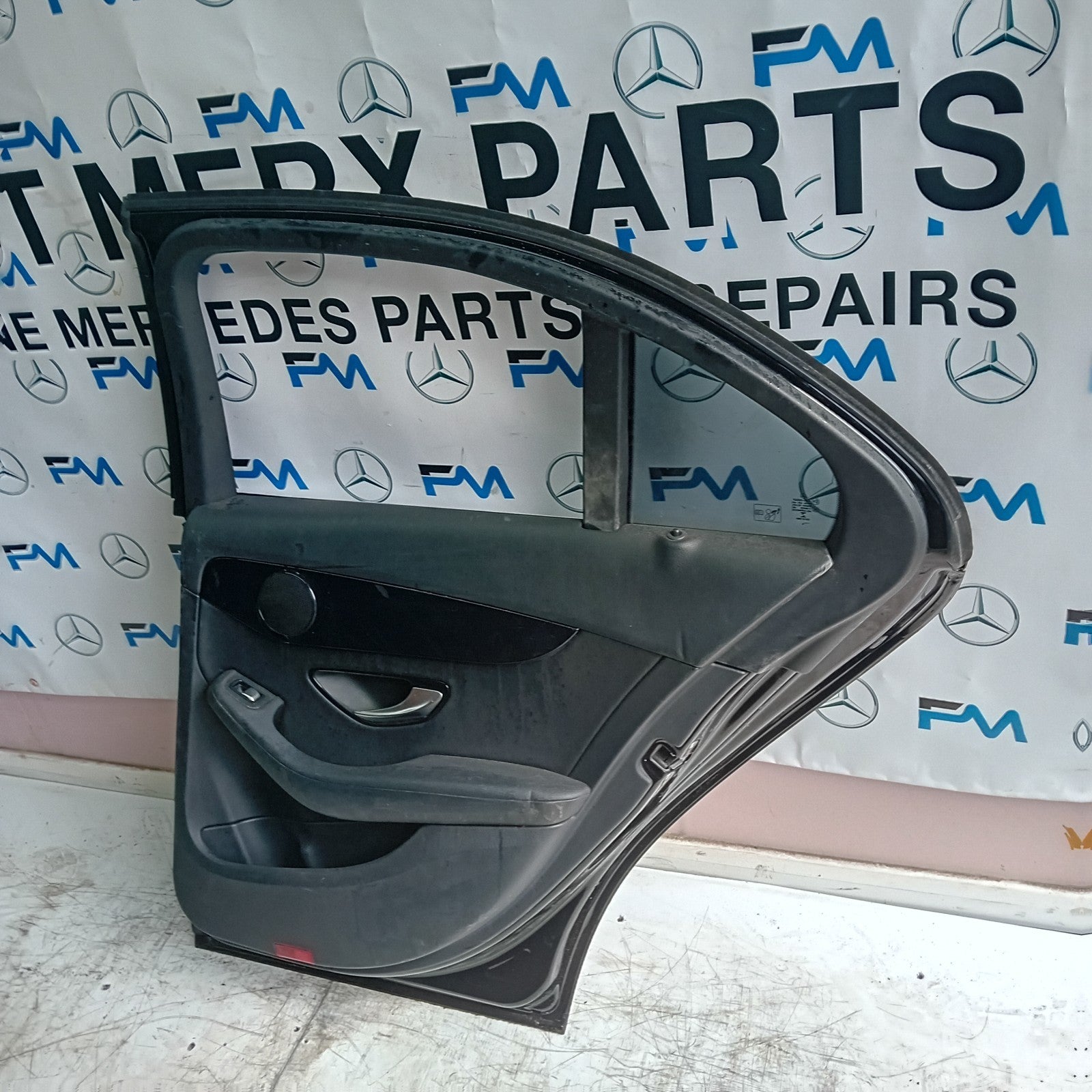 MERCEDES BENZ C-CLASS W205 DRIVER SIDE REAR DOOR O/S/R BLACK COMPLETE FMD142