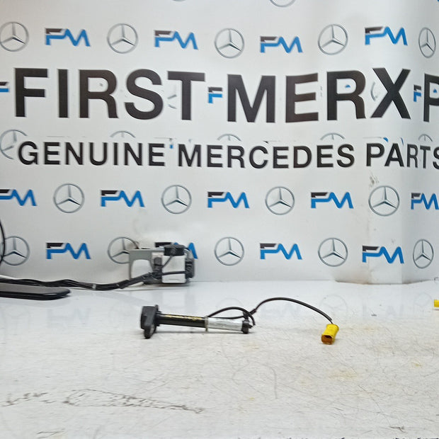 MERCEDES E CLASS W213 BONNET PEDESTRIAN ACTUATOR A2139062201 2017 FM001439
