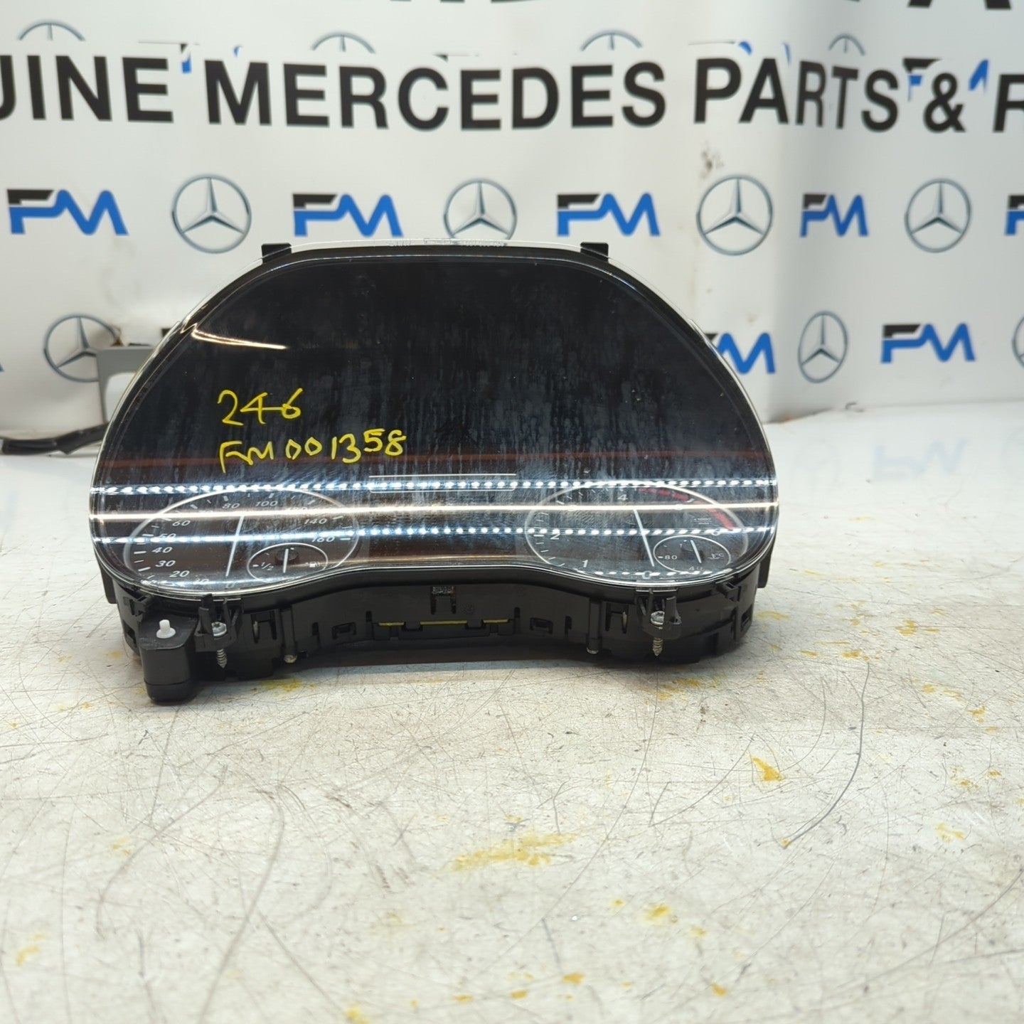 MERCEDES B-CLASS W246 SPEEDOMETER INSTRUMENT CLUSTER BLACK A2469002107 FM001358