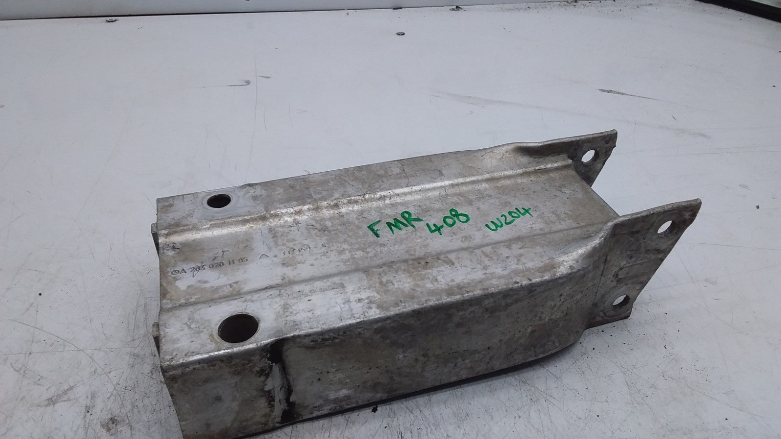 MERCEDES BENZ  C-CLASS W204 LEFT SIDE FRONT CRASH BAR SUPPORT A2046201195 FMR408