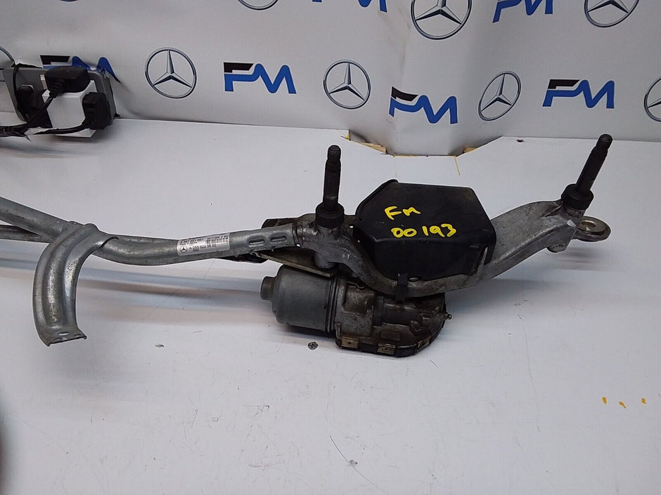 MERCEDES GLC WIPER MOTOR & LINKAGE FRONT A2538205600 W253 2015-2022 FM00193