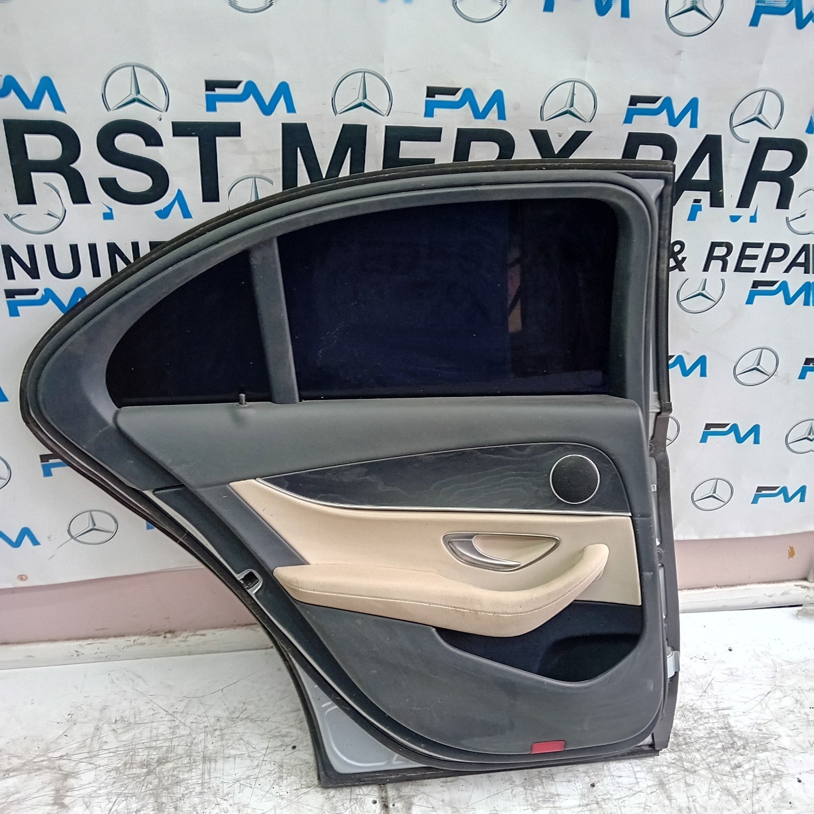 MERCEDES E-CLASS W213 SLN PASSENGER REAR DOOR NSR SILVER 2016 ON COMPLETE FMD265