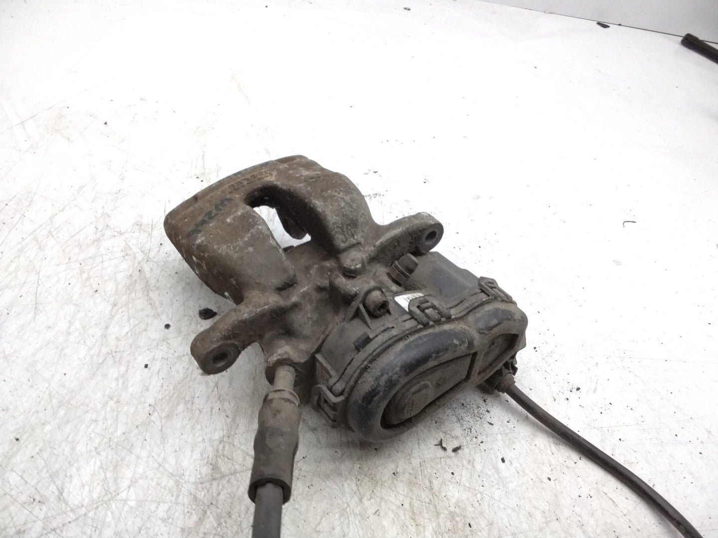 MERCEDES  B-CLASS W246 BRAKE CALIPER REAR LEFT PASSENGER SIDE A2464232198 FMR138