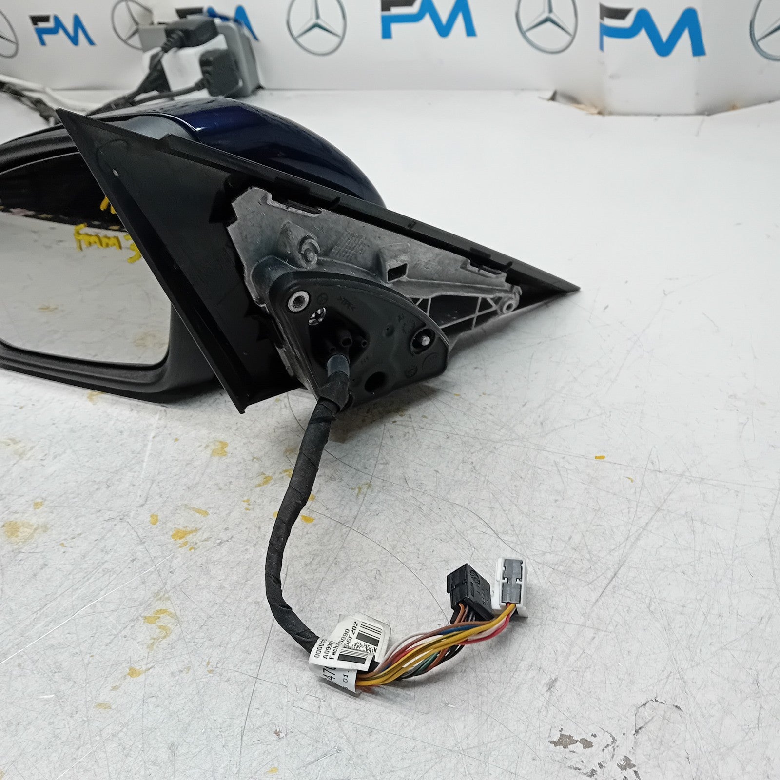 MERCEDES C-CLASS  W205 PASSENGER SIDE WING MIRROR A2058104702 BLUE FMM36