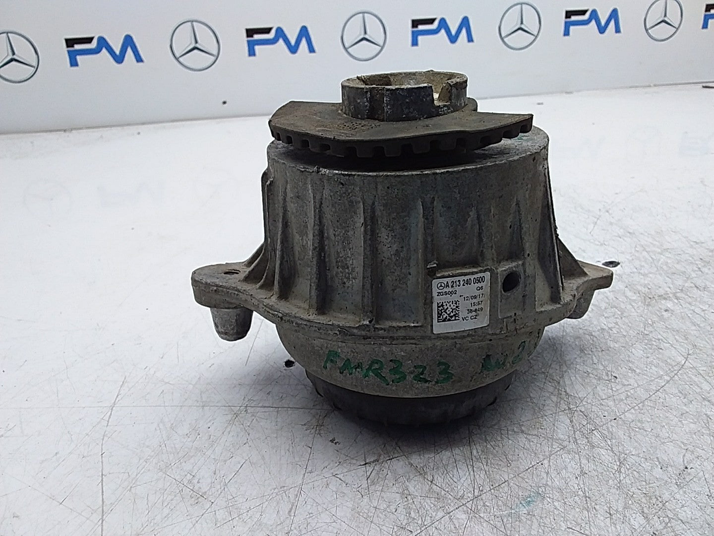MERCEDES BENZ  E-CLASS W213  ENGINE MOUNT LEFT NS A2132400500 FMR323
