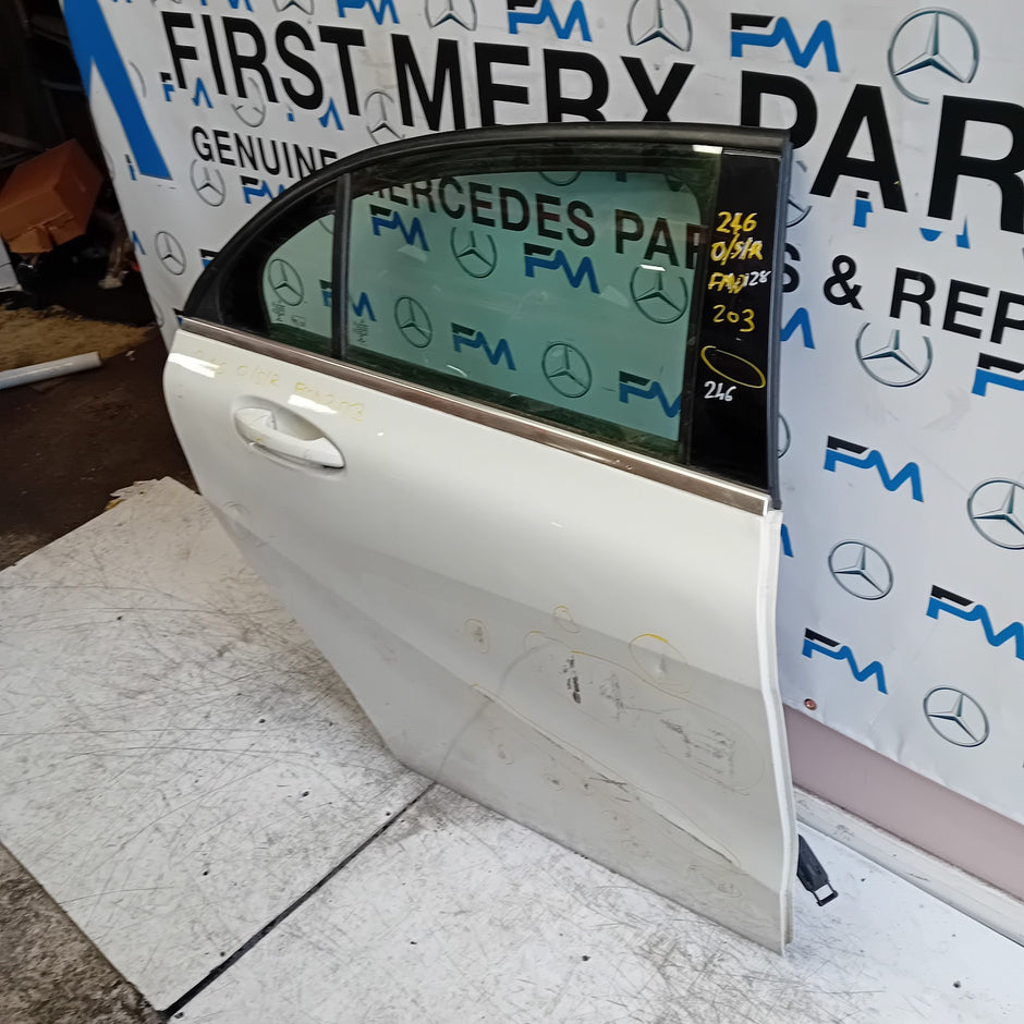 MERCEDES BENZ B-CLASS W246 DRIVER REAR DOOR OSR WHITE 2012-19  COMPLETE FMD203
