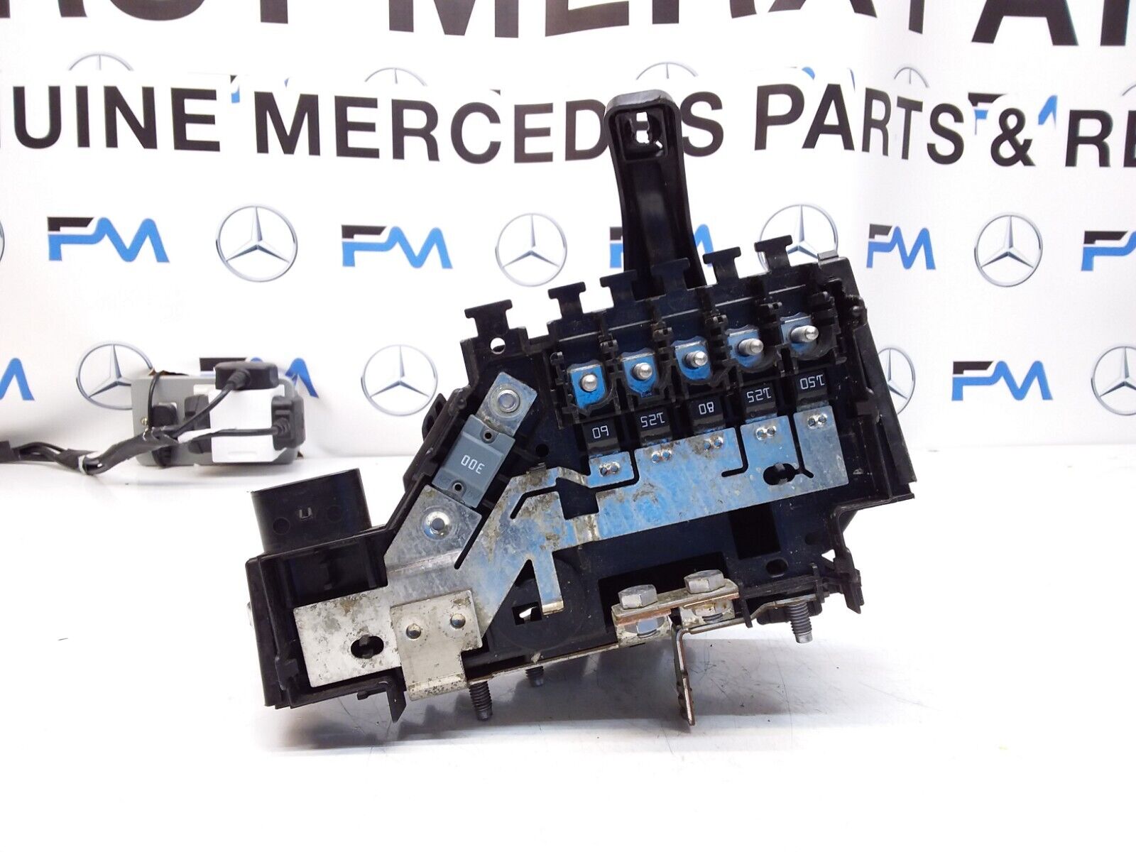 Mercedes C-CLASS W205 Fuse Relay Junction Box A2055407011 FM00386