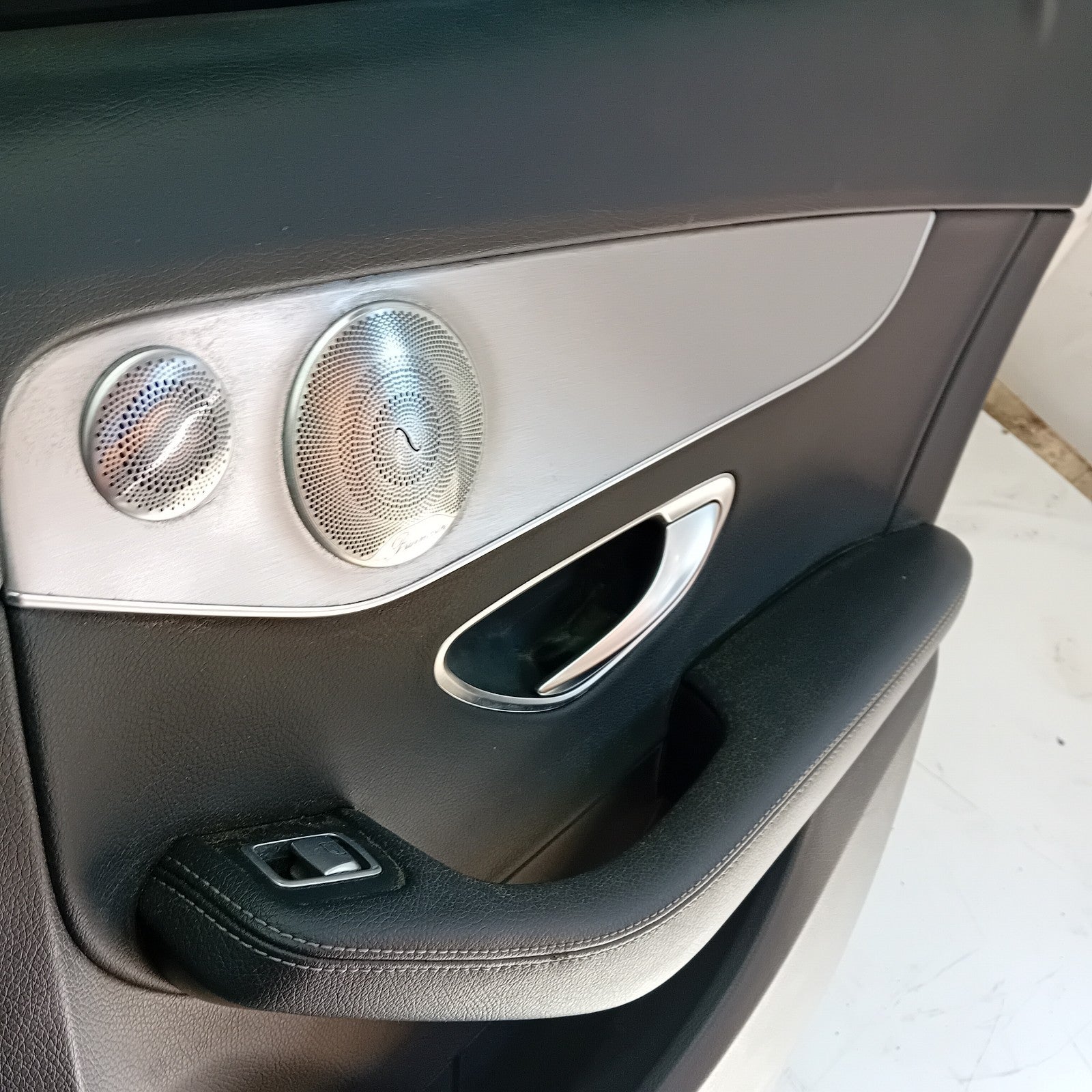 MERCEDES BENZ C CLASS SALOON W205 DRIVER SIDE REAR DOOR ( OFFSIDE REAR ) FMD16