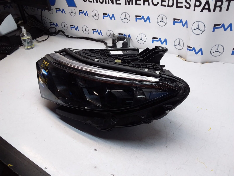 GENUINE Mercedes EQS W297 LEFT Side LED Headlight 2022 A2979062103 FMH62 Digital