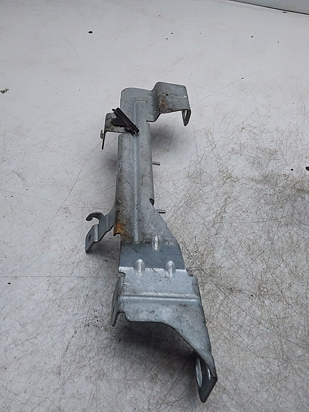 MERCEDES BENZ  C-CLASS W206 MOUNTING BRACKET A2066911100 FMR204