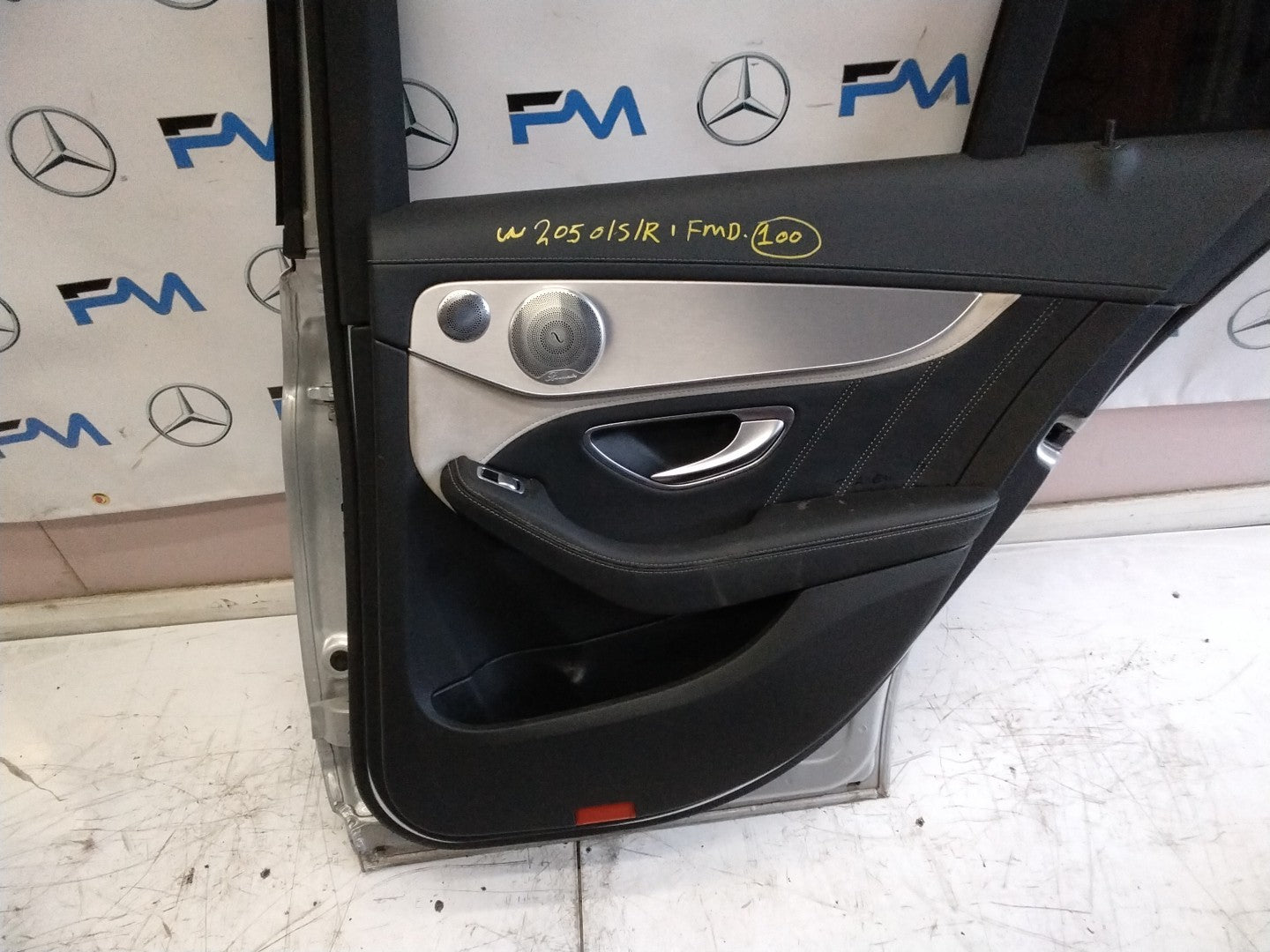 MERCEDES BENZ  C-CLASS W205 DRIVER SIDE REAR DOOR O/S/R COMPLETE SILVER FMD100