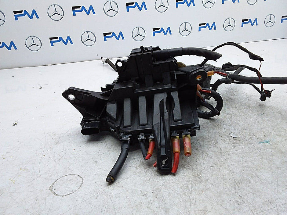 MERCEDES BENZ  C-CLASS W205  FUSE BOX RELAY BOX A2055405126 FMR482