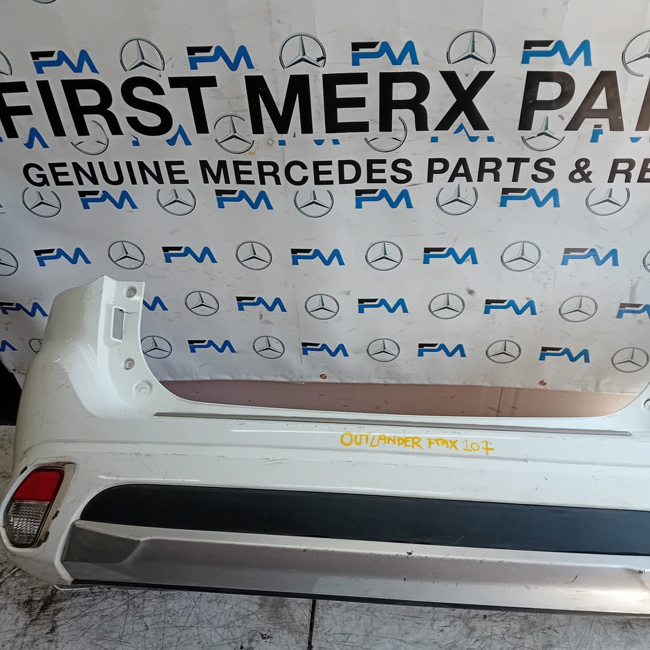 MITSUBISHI OUTLANDER MK3 REAR BUMPER WHITE 2013 COMPLETE FMX107