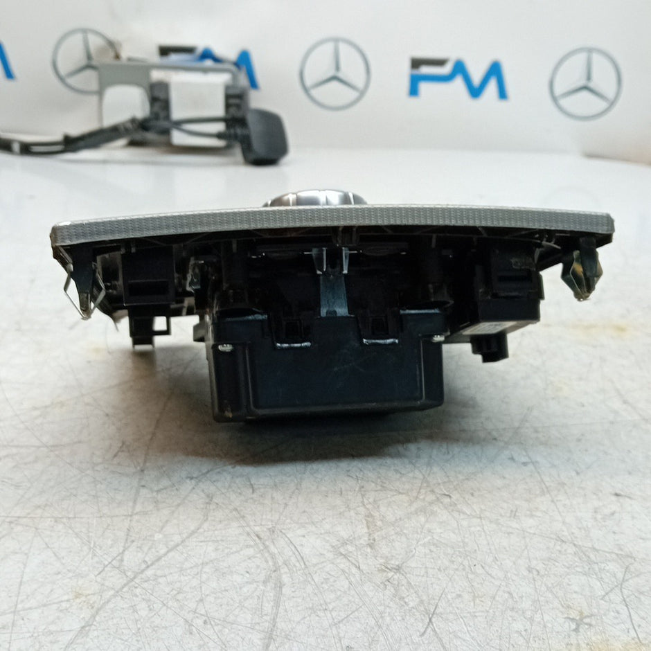 MERCEDES E CLASS W212  SAT NAV MULTIMEDIA  SWITCH A2126806993 2016 FM001550