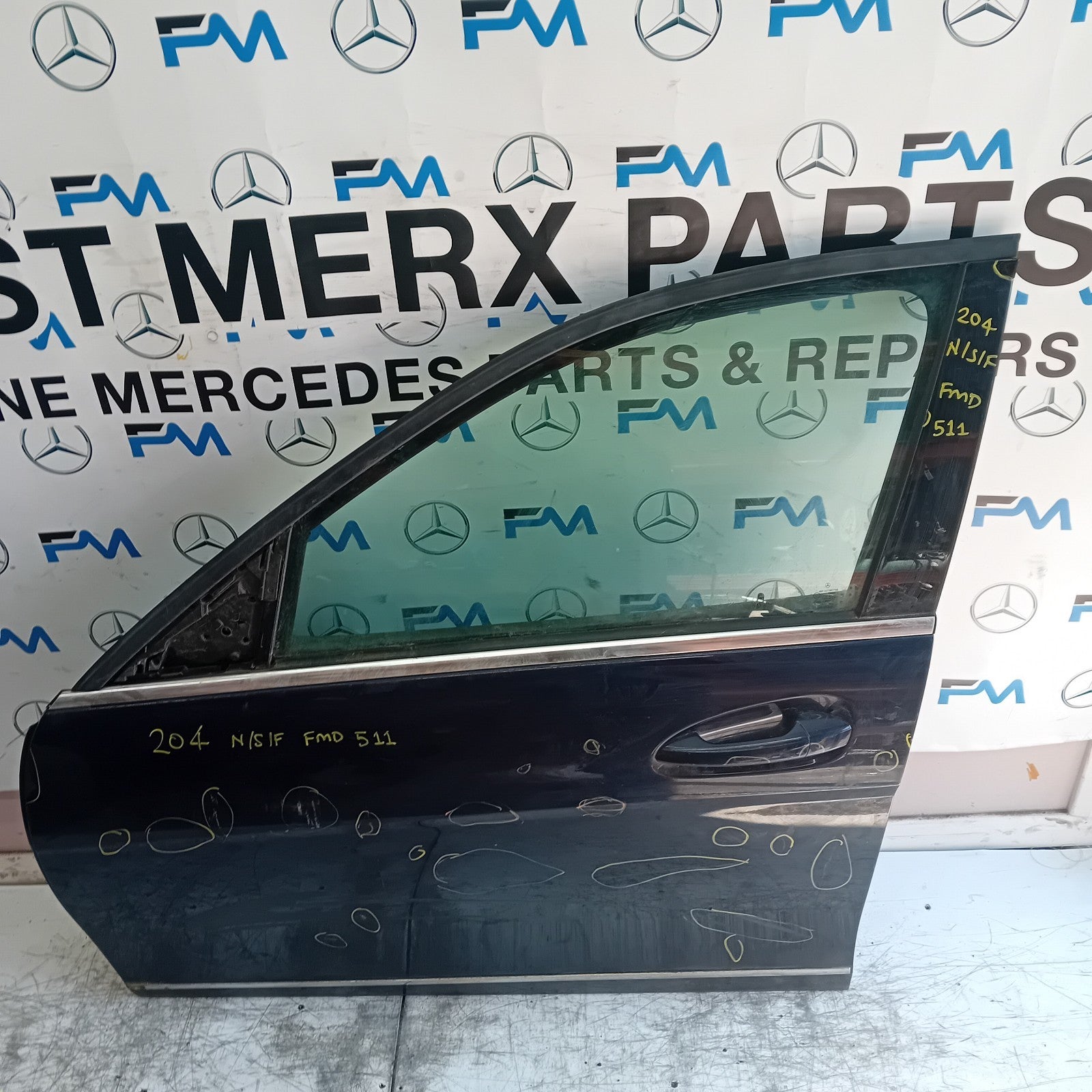 MERCEDES C-CLASS W204 PASSENGER FRONT DOOR NSF 2008-2014 BLACK COMPLETE  FMD511
