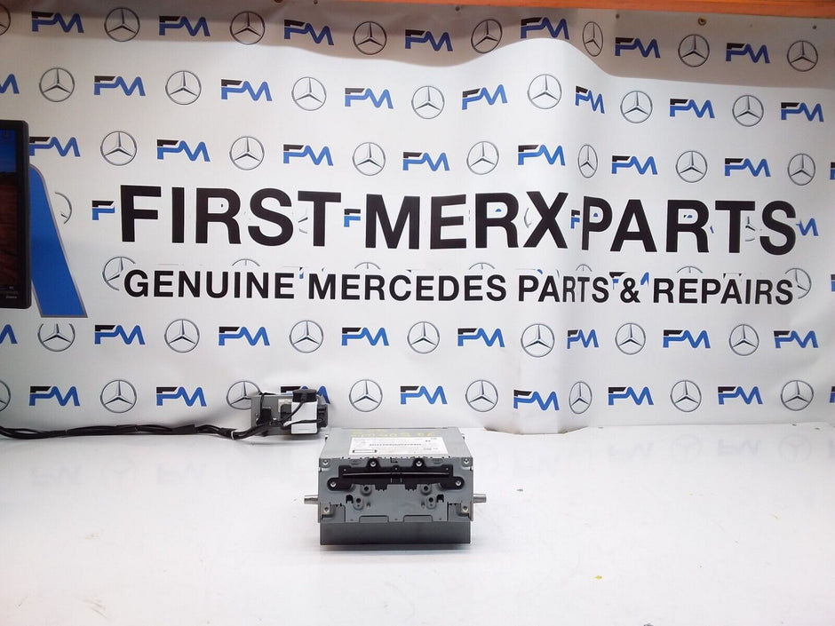 MERCEDES BENZ C CLASS W205 2017 RADIO CD  STEREO HEAD UNIT  A2059005036 FM00306