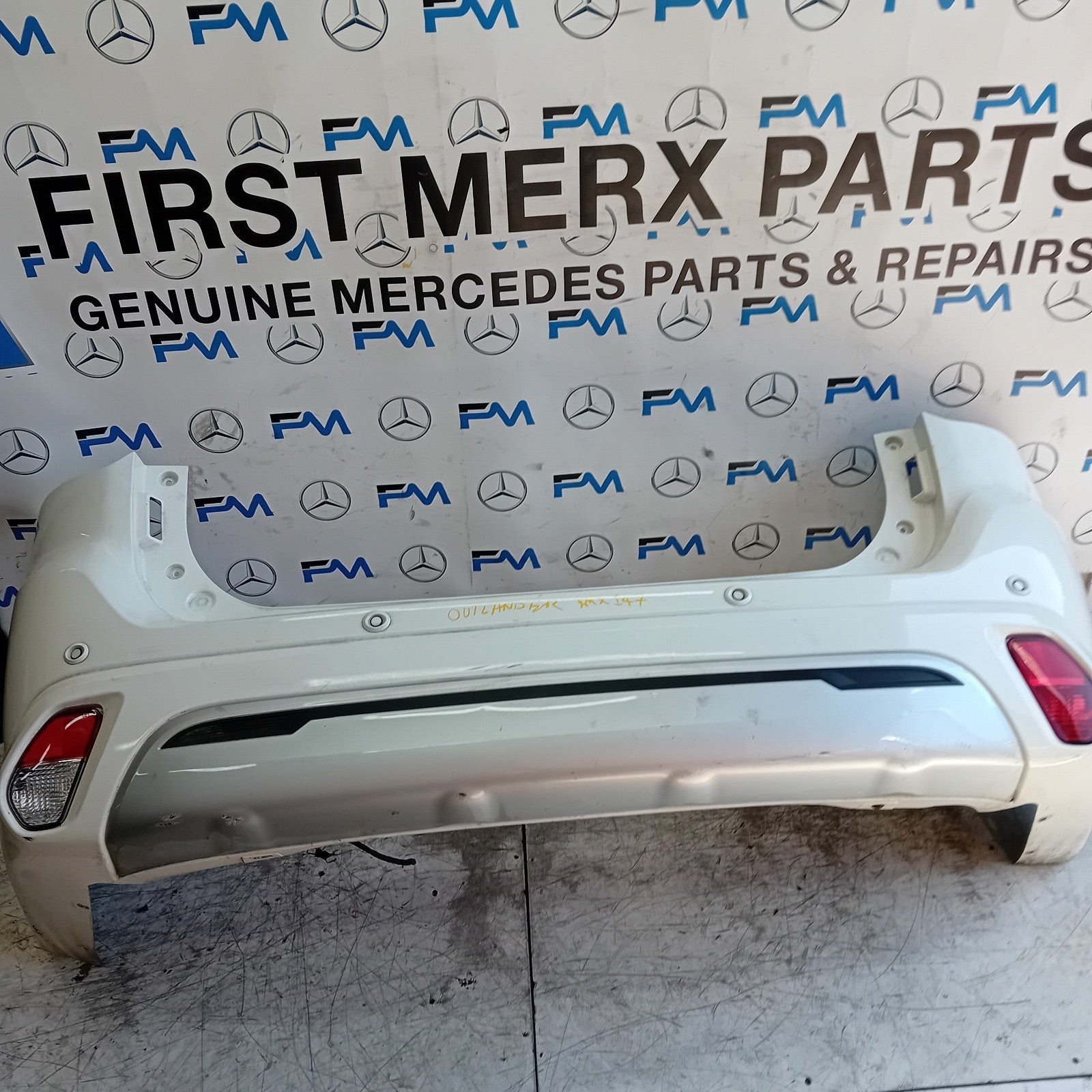 MITSUBISHI OUTLANDER MK3 REAR BUMPER WHITE 2013  FMX147