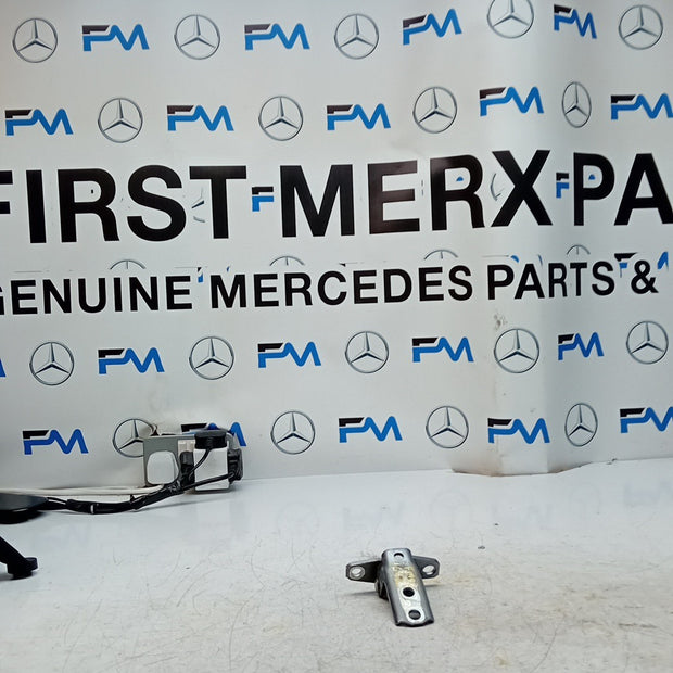 MITSUBISHI OUTLANDER MK3  FRONT DOOR HINGE PANEL E1 A046834 FM001642