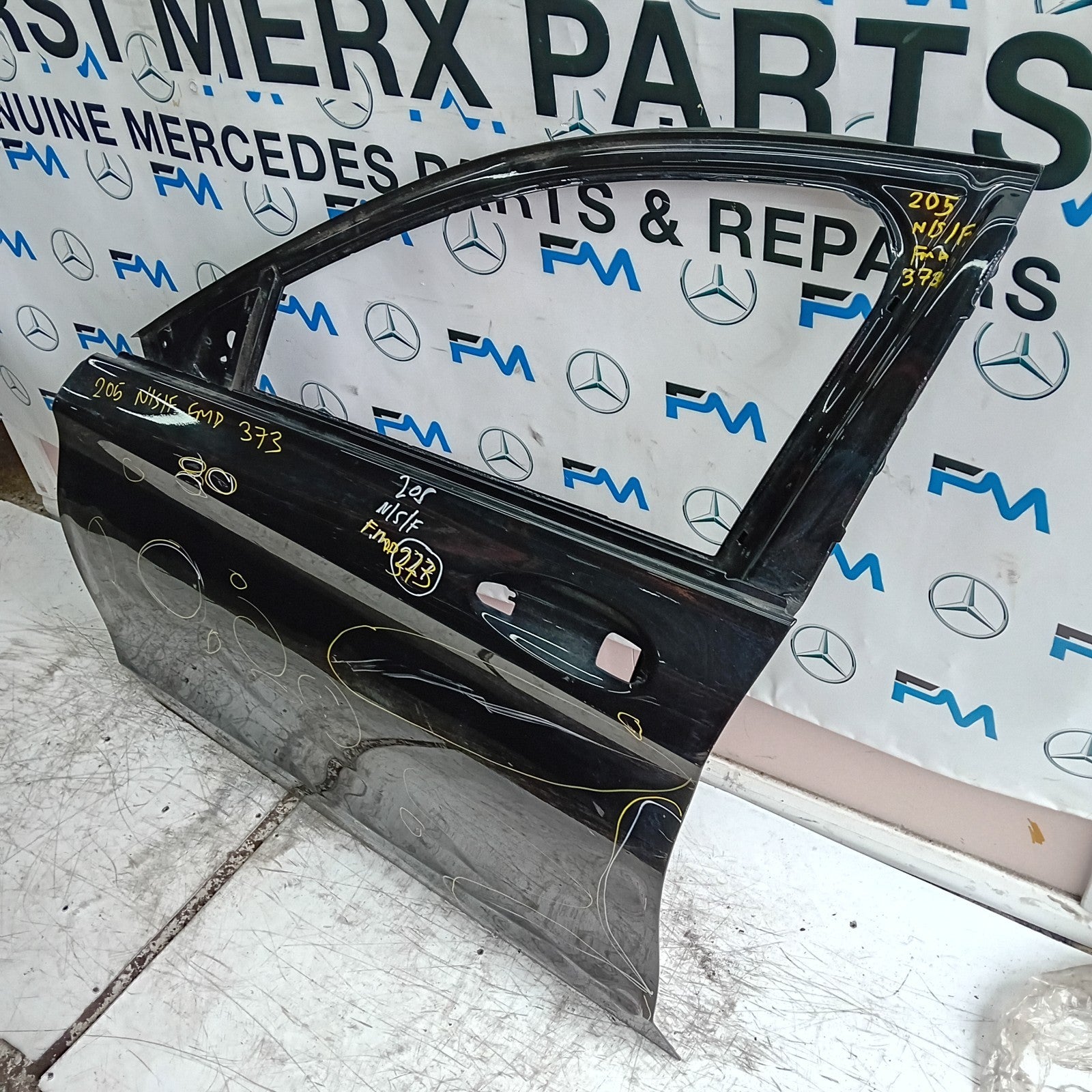 MERCEDES C-CLASS W205 SLN PASSENGE FRONT DOOR NSF BLACK 2014 ON FMD373