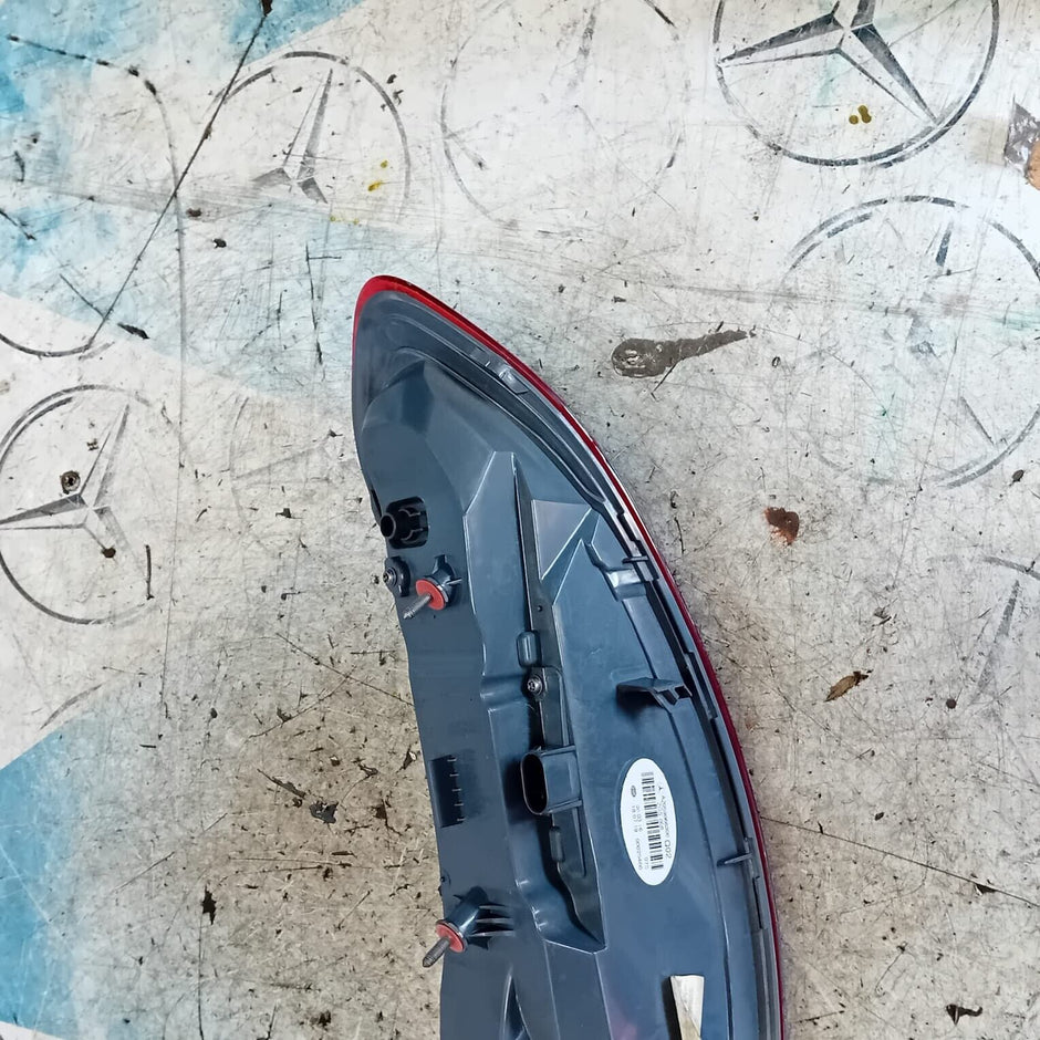 MERCEDES BENZ C-CLASS W205 COUPE PASSENGER SIDE ( N.S ) L.E.D TAIL LIGHT