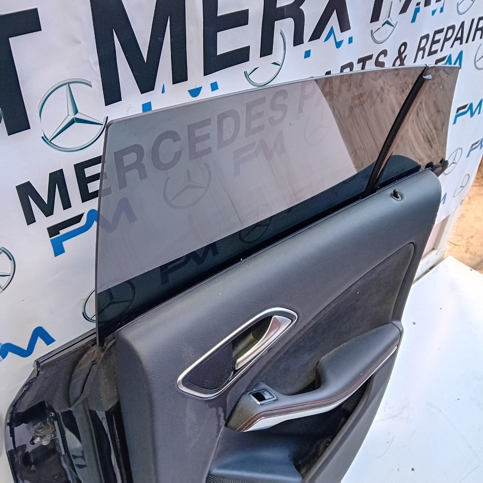 MERCEDES BENZ CLA-CLASS W117 DRIVER SIDE REAR DOOR ( OFF SIDE REAR ) FM011