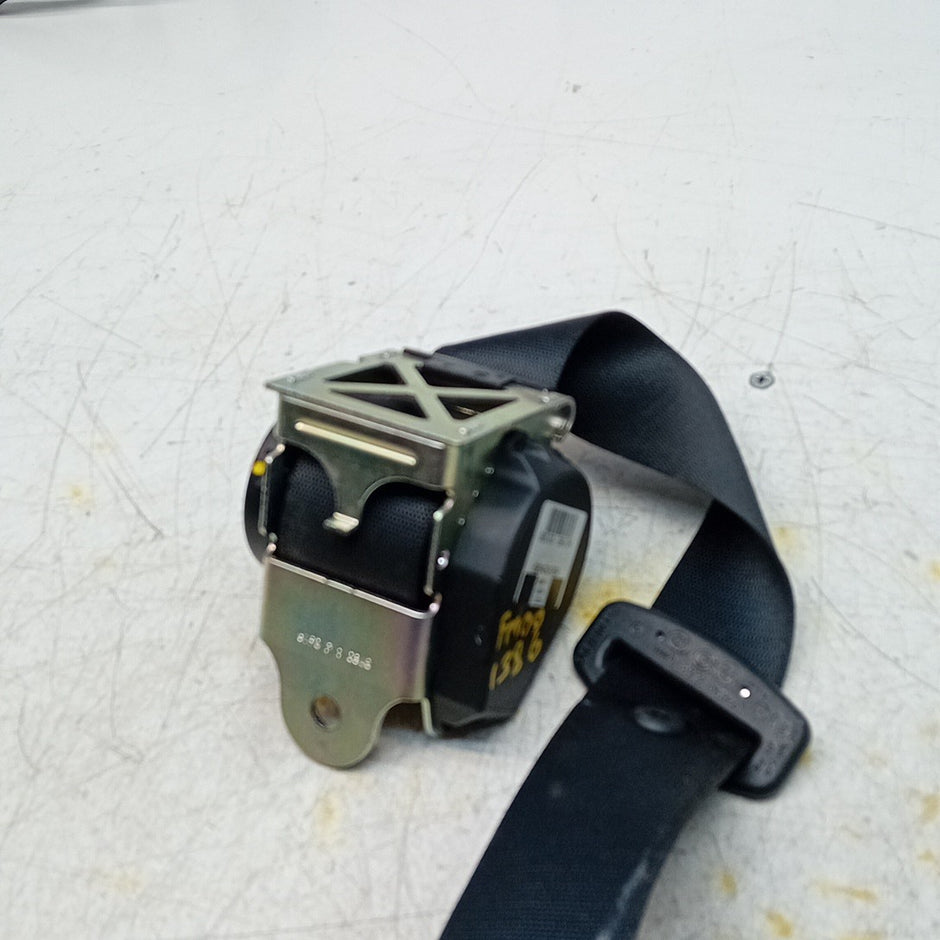 MERCEDES E-CLASS W213 CENTRE SIDE SEAT BELT BLACK A2138601385 2016 FM001386