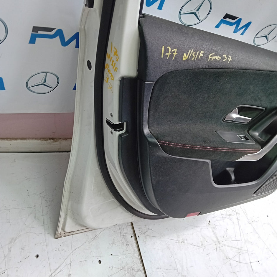MERCEDES C-CLASS W177 PASSENGER SIDE FRONT DOOR N/S/F COMPLETE WHITE FMD37