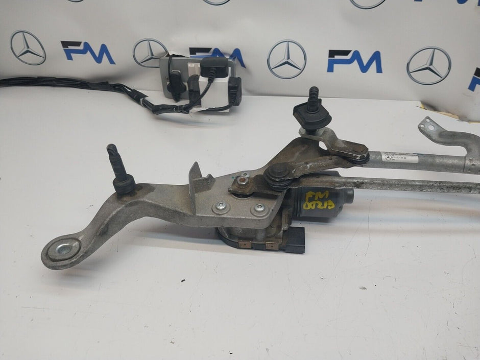 14-21 MERCEDES C CLASS WINDSCREEN WIPER MOTOR & LINKAGE FRONT A2058200940FM00213