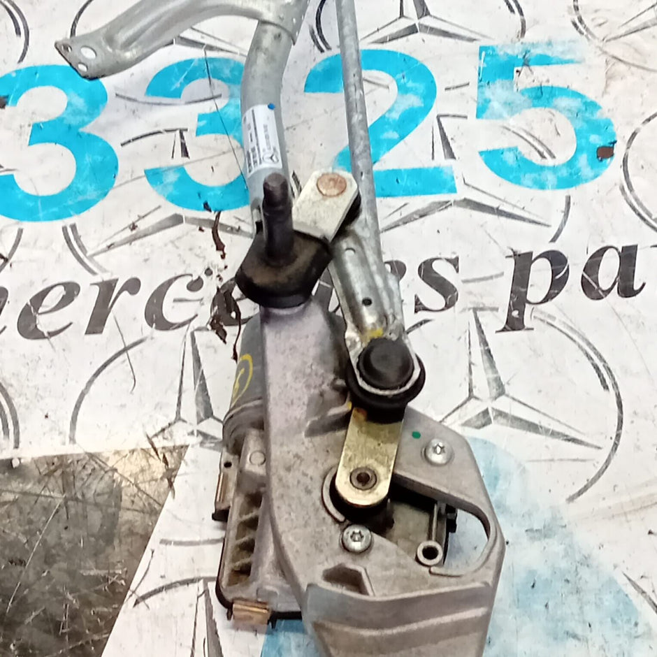 MERCEDES BENZ E-CLASS W213 RHD FRONT WIPER MOTOR & LINKAGE A2138207402