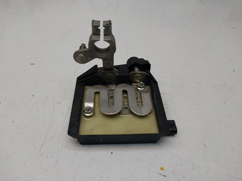 Mercedes W213 W205 W218 W238 W253 Negative Battery Tray Clamp A0009061505FM00252