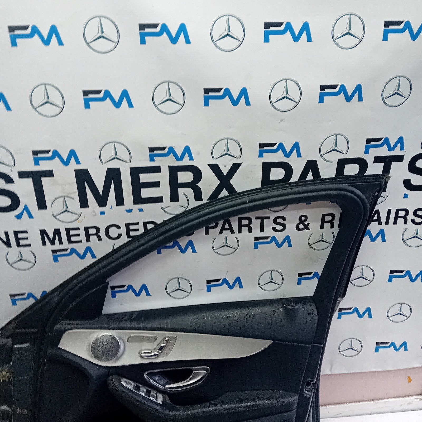 MERCEDES C-CLASS W205 DRIVER FRONT DOOR O/S/F GREY 2014 ONWARDS COMPLETE FMD158