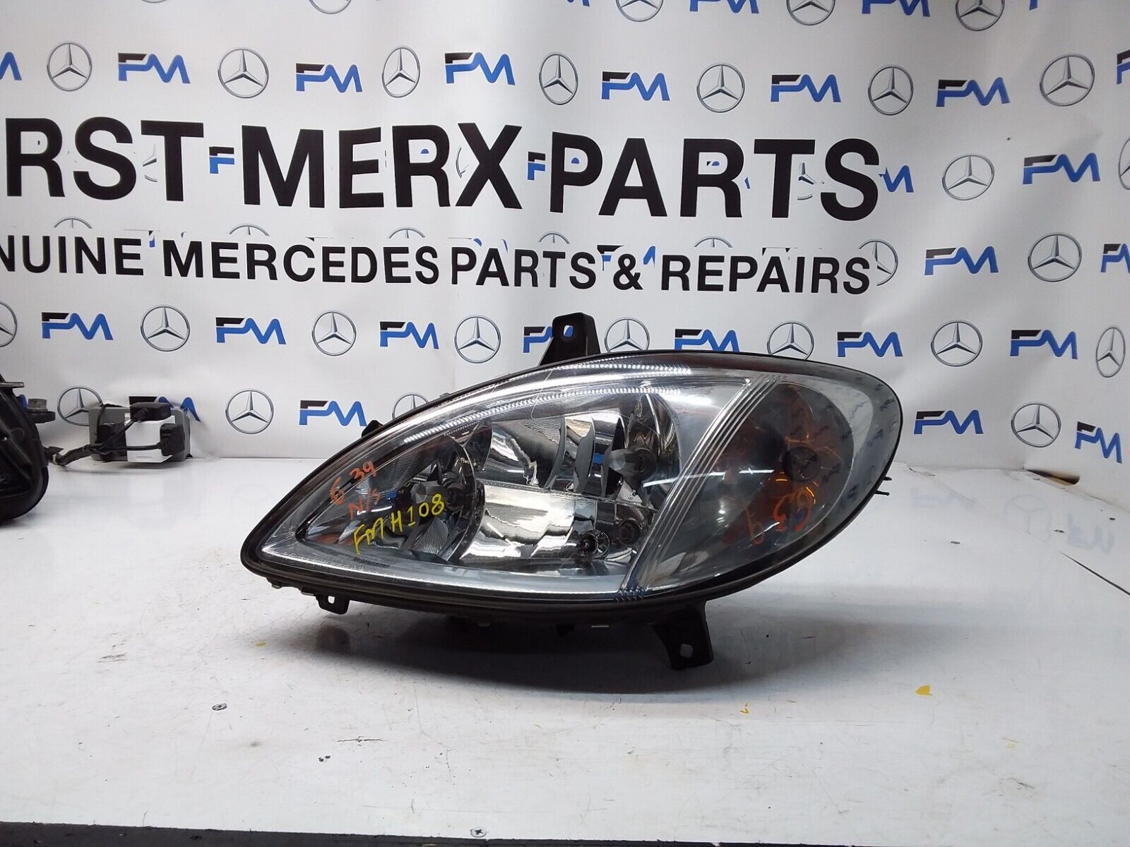 2003 MERCEDES V CLASS Viano W639 HEADLIGHT PASSENGER NS FMH108