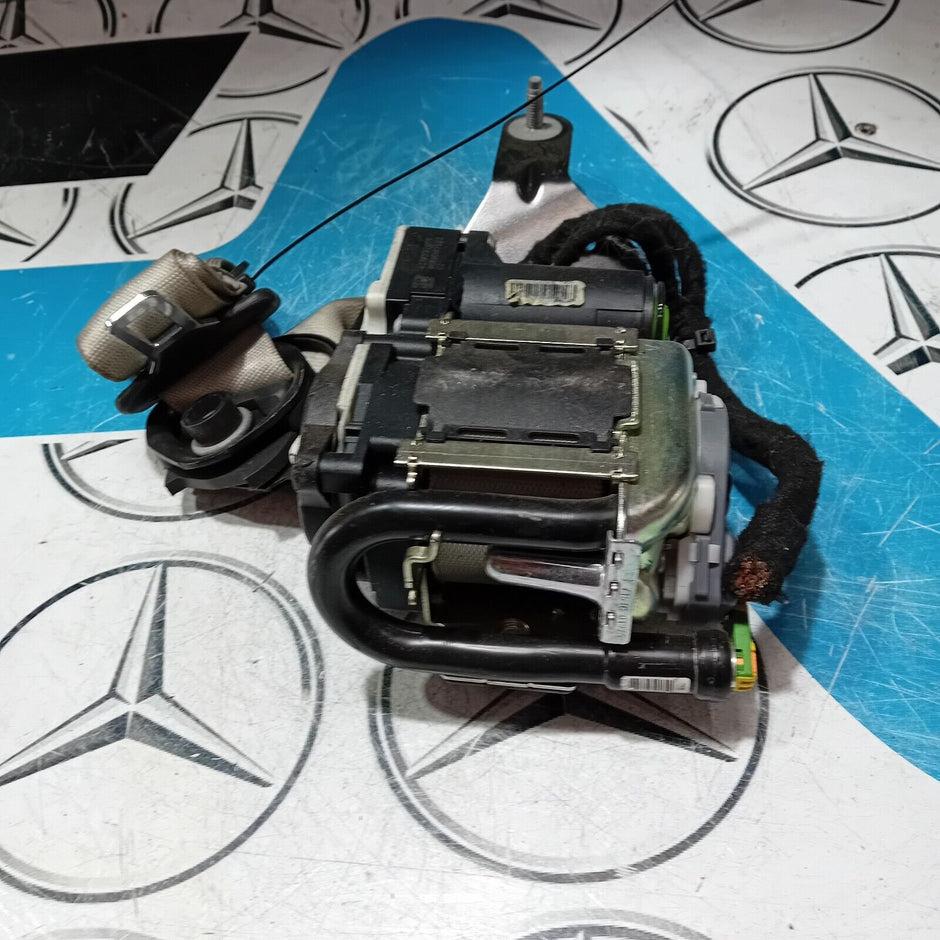 MERCEDES E-CLASS 13-16 S212 W212 PASSENGER SIDE FRONT SEAT BELT & PRETENSIONER