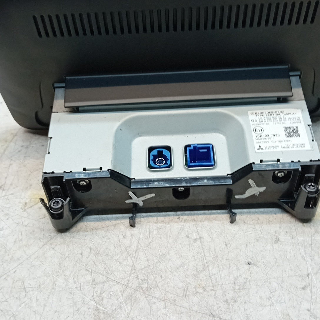 MERCEDES BENZ C-CLASS W205  DISPLAY SCREEN A2059002211 2014 ON FM001650