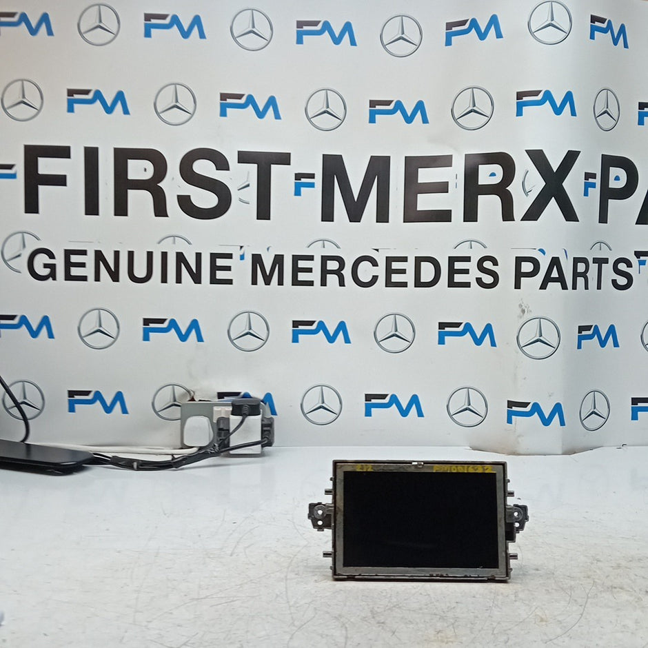 MERCEDES BENZ  E-CLASS W212  DISPLAY SCREEN A2129002216 2013 ON FM001632