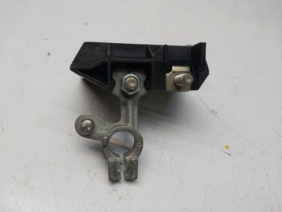 Mercedes W213 W205 W218 W238 W253 Negative Battery Tray Clamp A0009061505FM00255