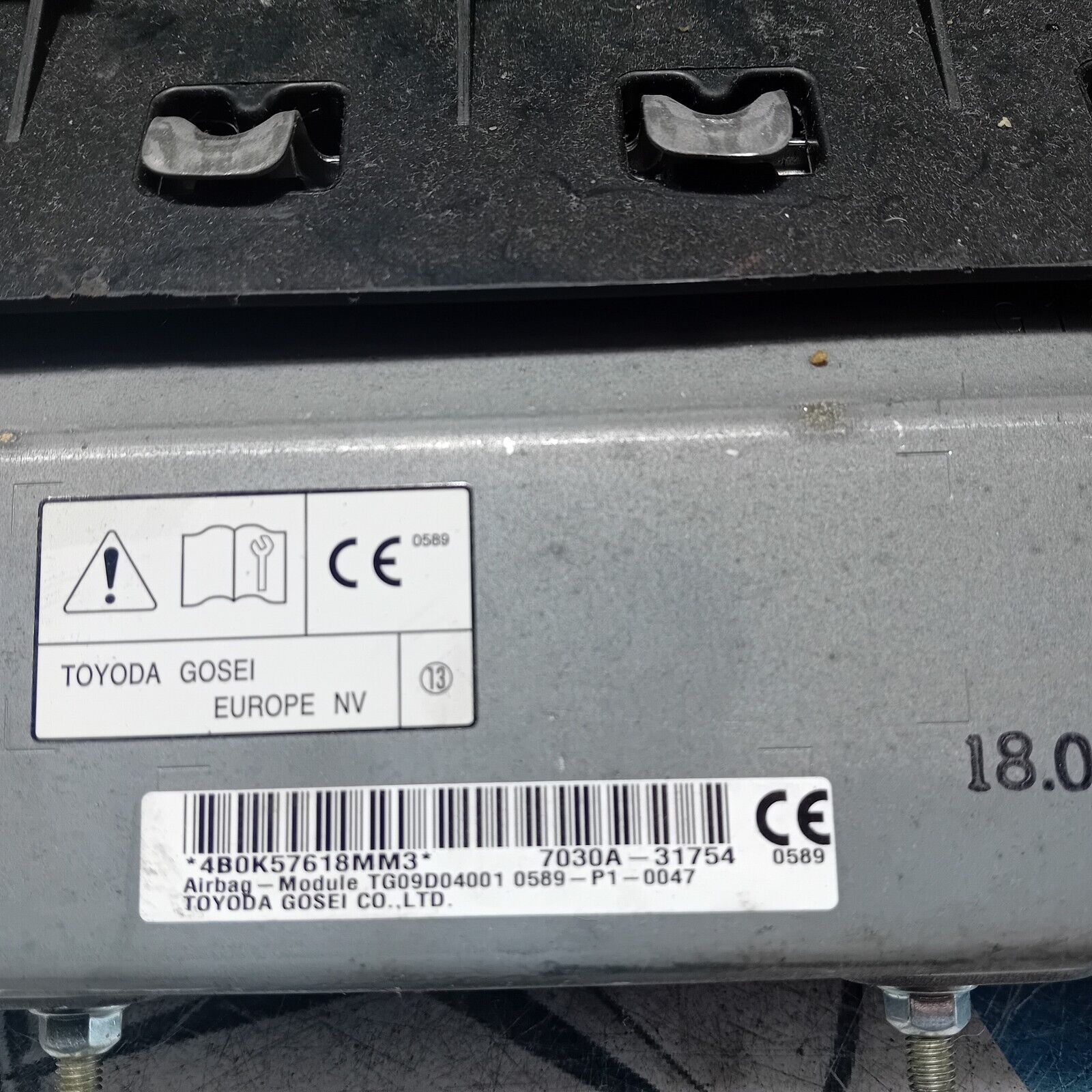 2018 MITSUBISHI OUTLANDER MK3 KNEE AIR SRS BAG RIGHT DRIVER SIDE 7030A-31754