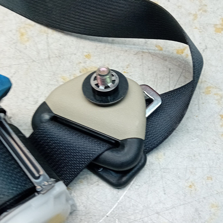 MITSUBISHI OUTLANDER MK3 SEAT BELT REAR DRIVER OSR TK AB2 EN313  BLACK FM001241