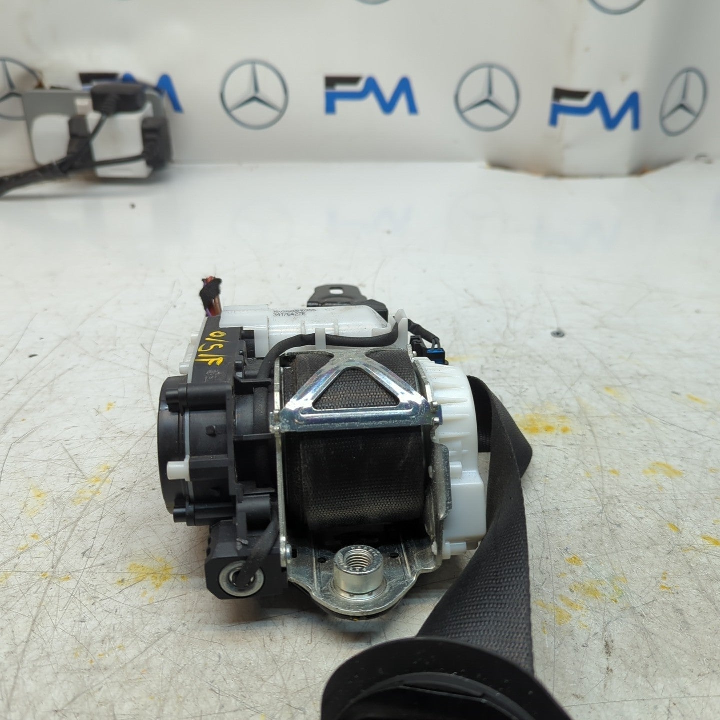 MERCEDES E-CLASS W213 FRONT DRIVER SIDE SEAT BELT BLACK A2138605600 FM001372