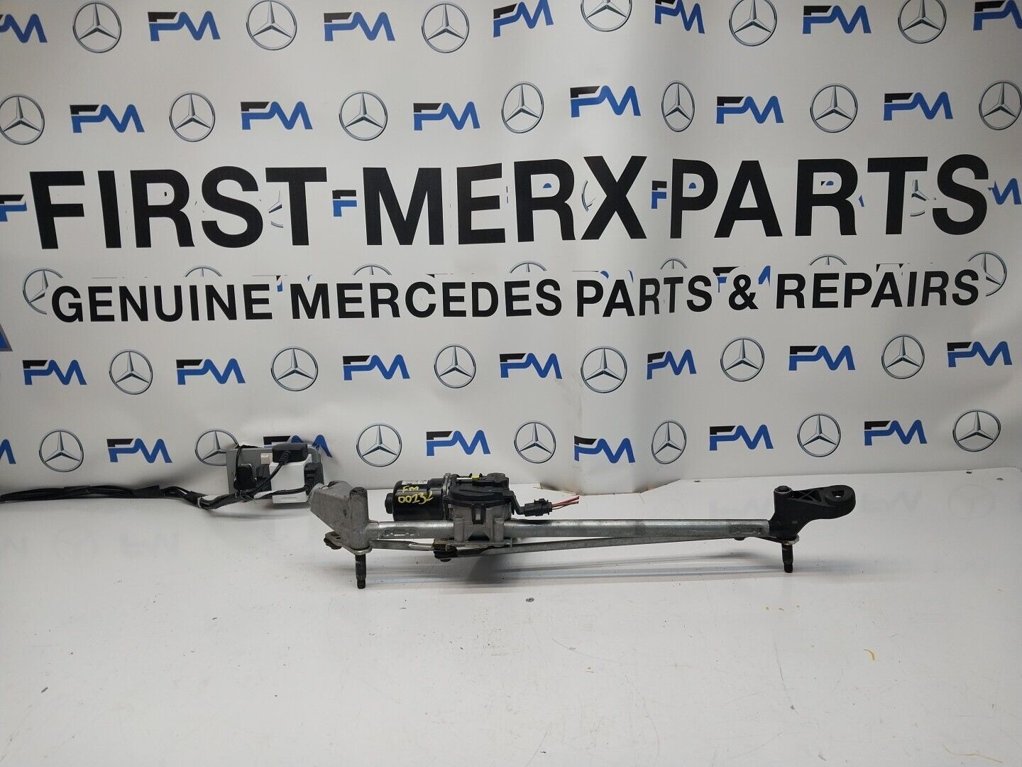 MERCEDES-BENZ A CLASS W177  FRONT WIPER MOTOR WITH LINKAGE A1779064801 FM00232