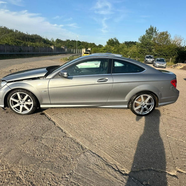 MERCEDES BENZ C-CLASS W204 BREAKING / AIR BAGS ( STEERING WHEEL, KNEE, ROOF )