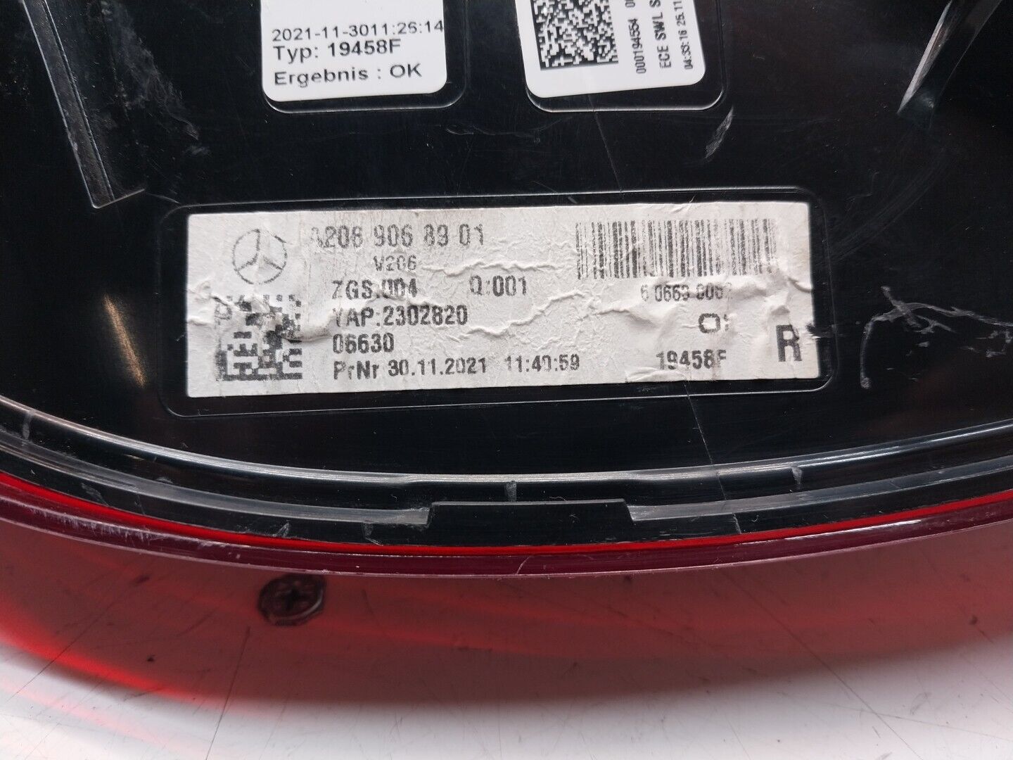 MERCEDES-BENZ C CLASS DRIVER TAIL LIGHT RIGHT Saloon 22-24 A2069068901 FMT12