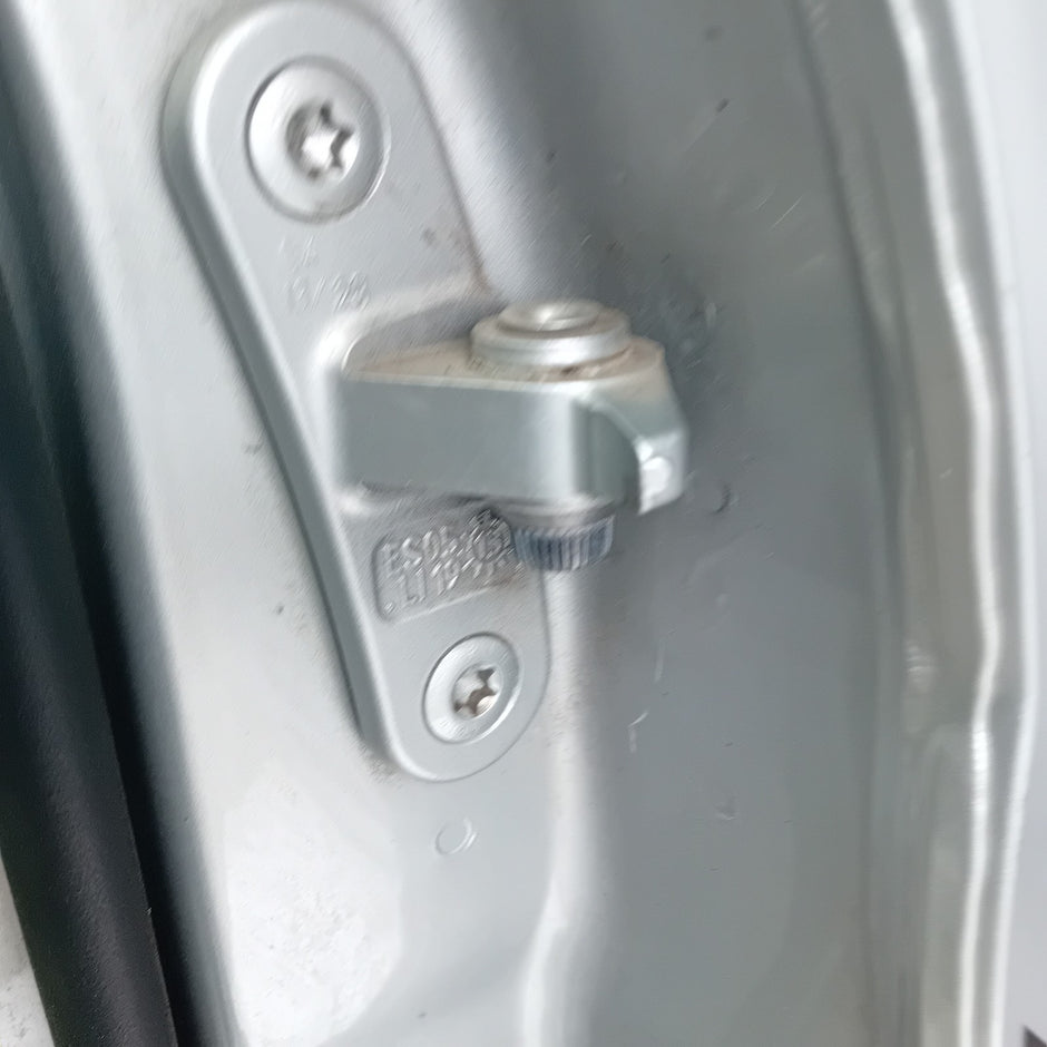 MERCEDES BENZ B-CLASS W246 PASSENGER SIDE REAR DOOR N/S/R SILVER COMPLETE FMD139