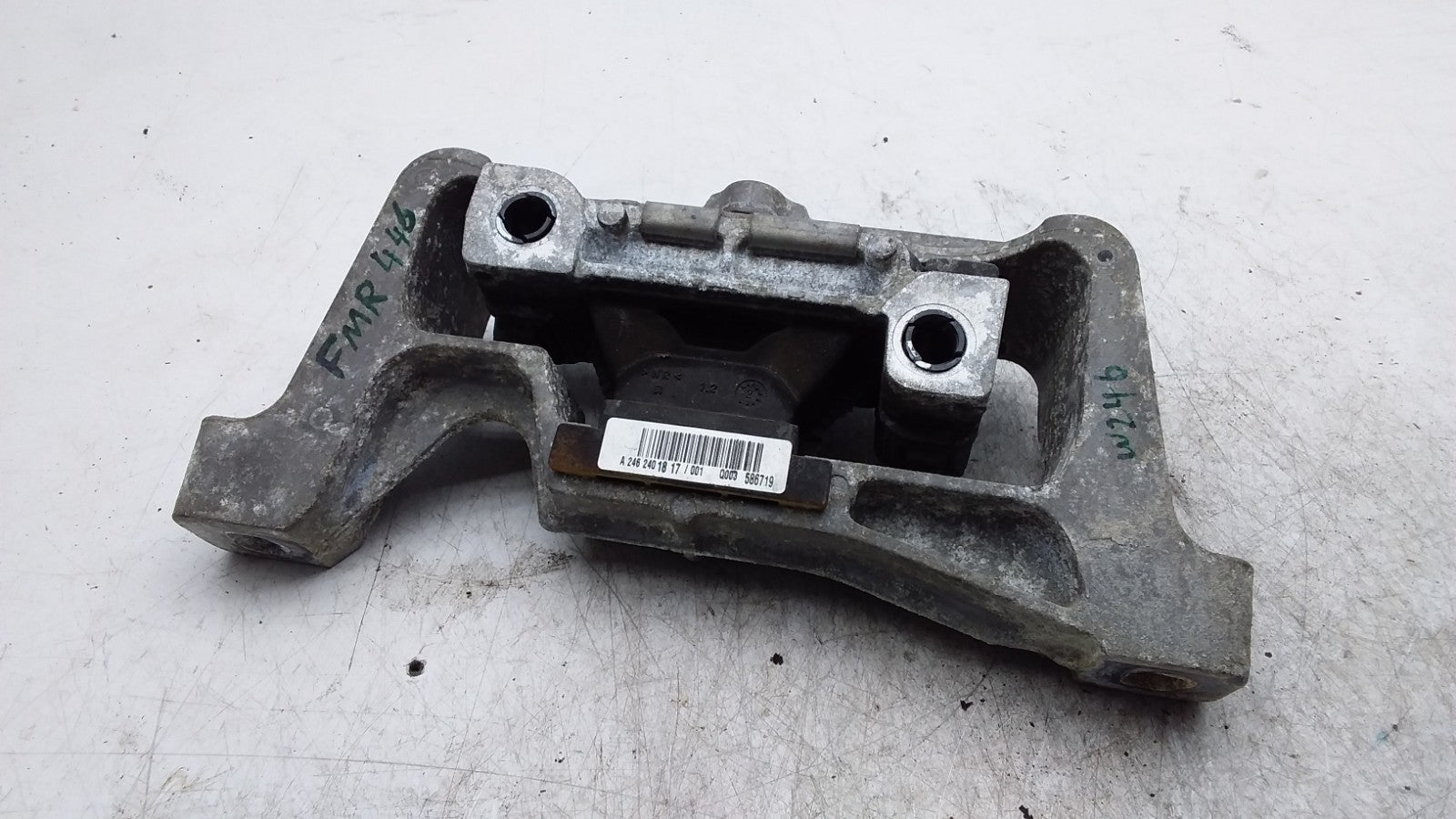 MERCEDES BENZ B-CLS W246 ENGINE MOUNT RIGHT SIDE DIESEL A2462401817 FMR446