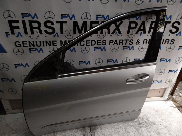 MERCEDES R-CLASS W251 PASSENGER FRONT DOOR NSF SILVER 2005-12 COMPLETE FMD337