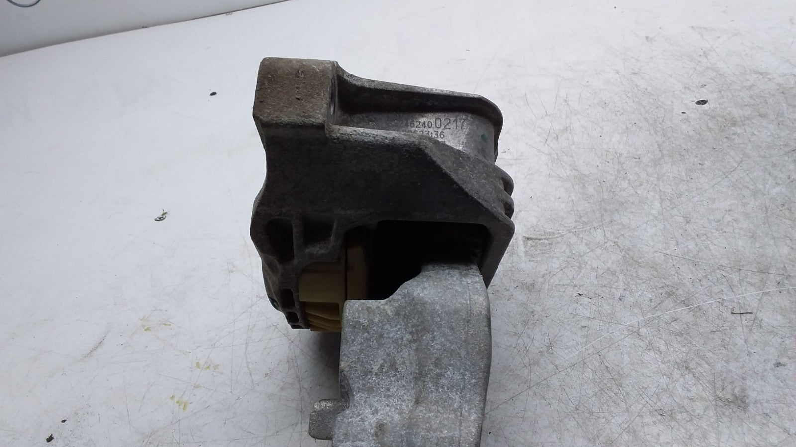 MERCEDES BENZ B-CLASS W246 LEFT ENGINE MOUNT A2462400217 FMR452