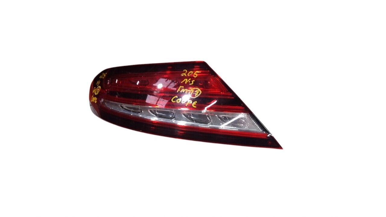 MERCEDES BENZ C-CLASS W205 COUPE PASSENGER SIDE REAR LIGHT A2059063105 FM17