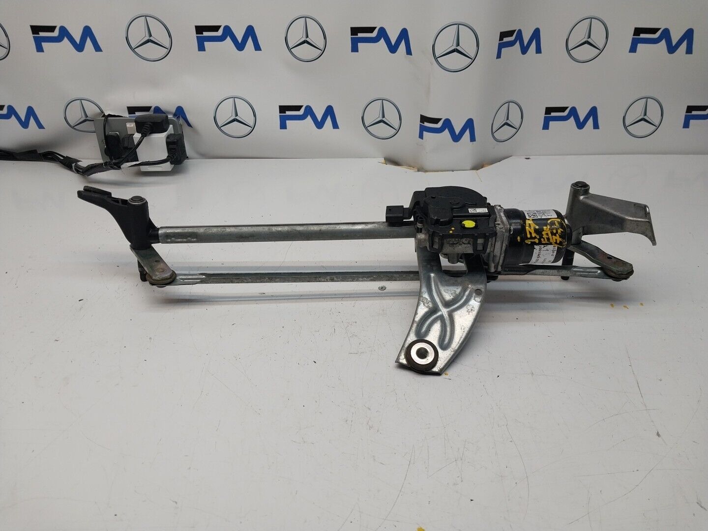 MERCEDES-BENZ A CLASS W177  FRONT WIPER MOTOR WITH LINKAGE A1779064801 FM00238