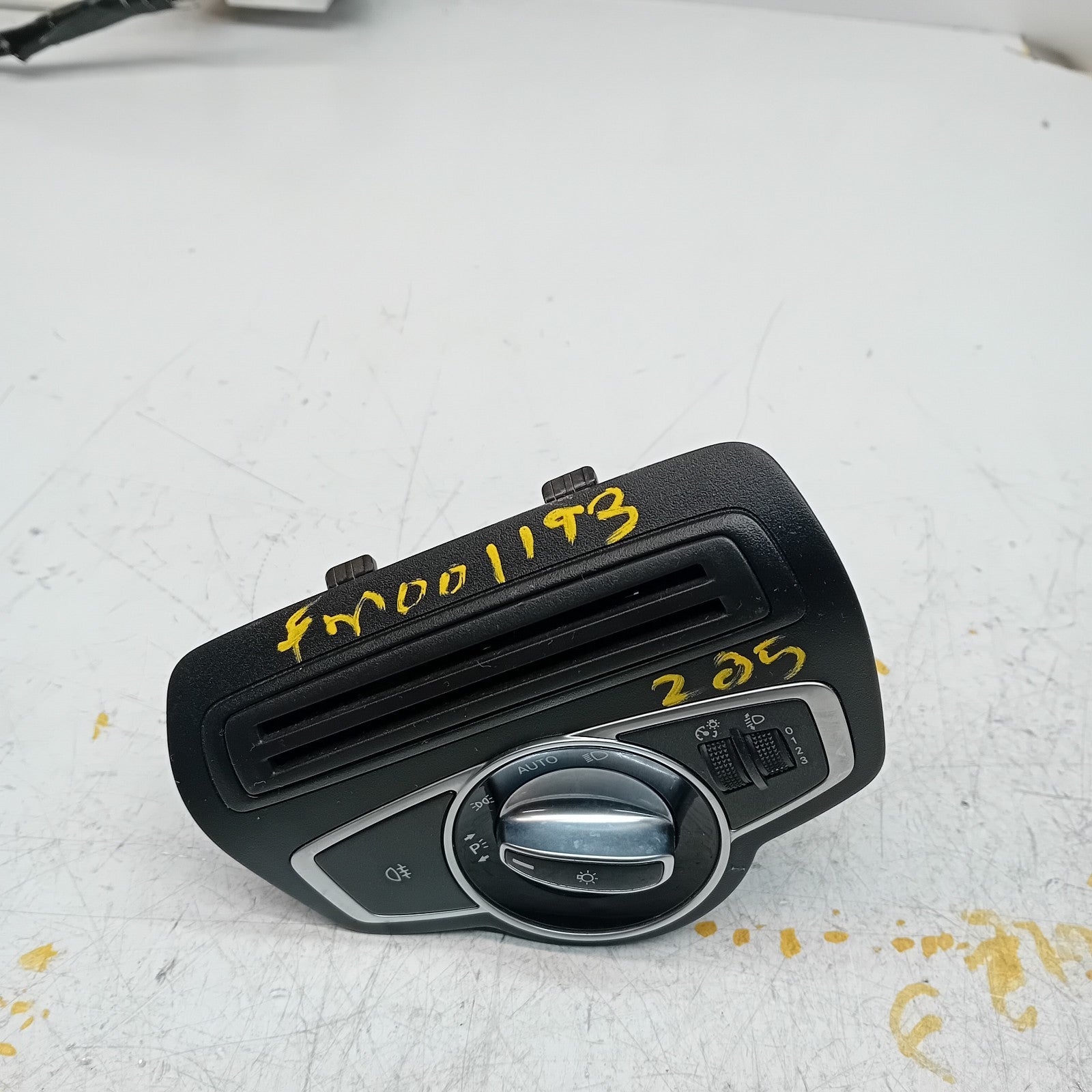 MERCEDES C-CLASS W205 HEADLIGHT CONTROL SWITCH 2014 A2059057207 FM001193